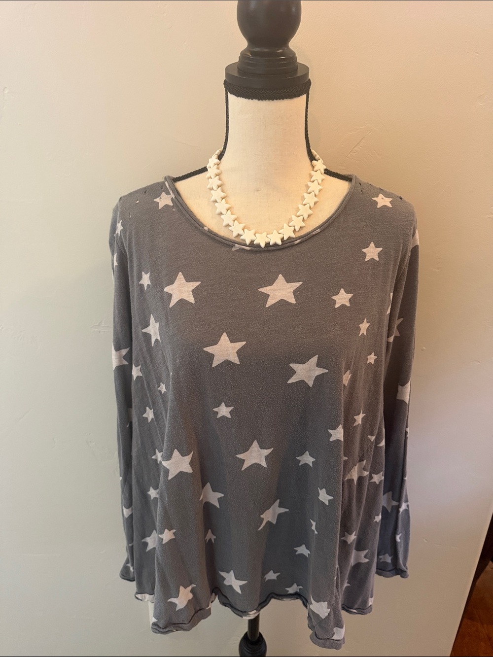 Magnolia Pearl Galaxy Star Print Women's Long-Sleeve Top
